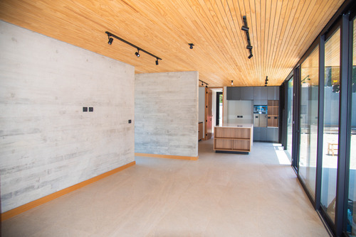 Increible Casa Minimalista-colegio Newland