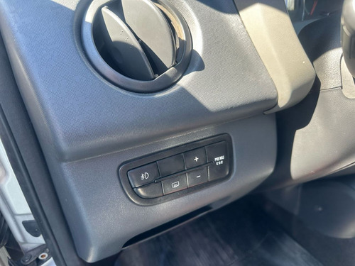 Fiat Uno 1.0 8V (FLEX) 4P