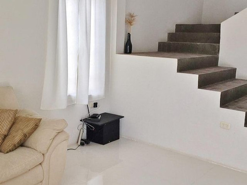 Imagen 9 de 25 de Mariestela Boada, Alquila Espaciosa Casa Zona Exclusiva El Tigre #22-6909