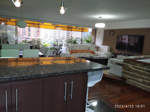 Apartamento En Venta En Las Esmeraldas 23-29747 Yf