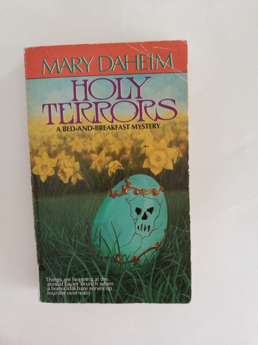 Libro Holy Terrors - Mary Daheim 