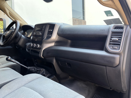 RAM 4000 5.7 Chasis Cabina Pl 4x2 Mt