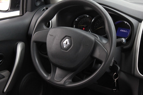 Renault Logan Expression 1.6 2014 La Plata 628