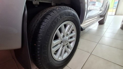 Imagen 5 de 15 de Toyota Hilux 2015 3.0 Cd Srv Cuero 171cv 4x4 - E4