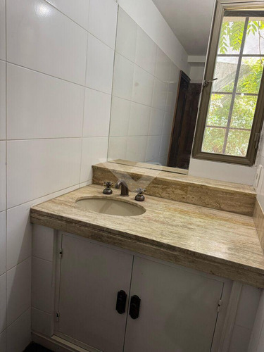 Venta Y Alquiler Casa Carrasco Sur. Proximo A Arocena. Ideal Empresa. 6 Dormitorios. Servicio. Coche