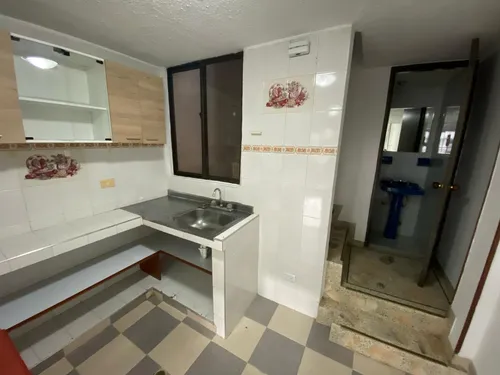 Alquiler De Apartaestudio En El Barrio Capri