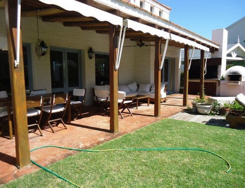 Casa En Venta De 4 Dormitorios En Montoya