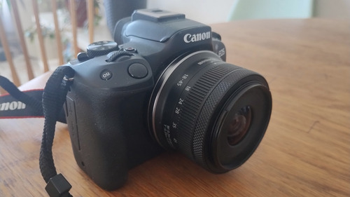 Cámara Canon Eos R50 Mirrorless 18-45mm Color Negro (Usado)