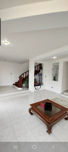 Imagen 2 de 14 de Townhouse En Urb El Castaño Girardot