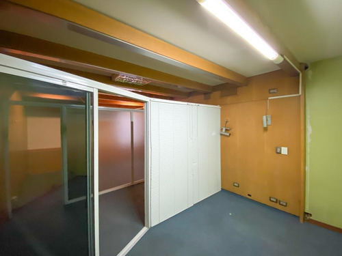 Oficina · Cochera · 125 M²