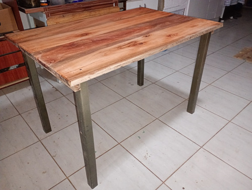 Mesa Rústica Em Eucalipto Vermelho