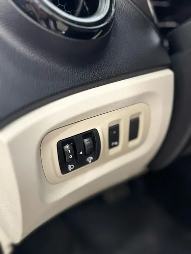 Renault Captur 2.0 Intens Automática