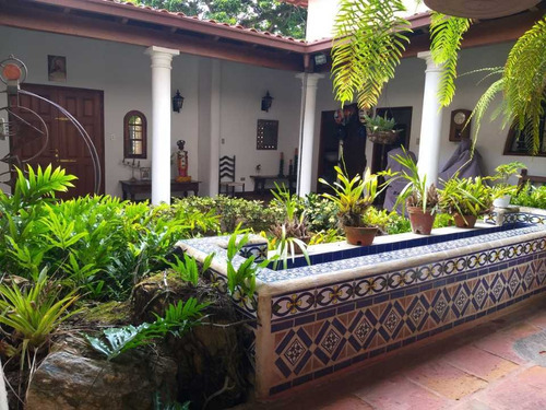 Imagen 3 de 30 de Se Vende Hermosa Casa Colonial 550m2 7h/6b/4p La Lagunita 7108