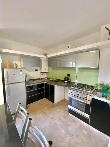 Imagen 2 de 11 de Departamento Céntrico Con Pileta Para 2/4 Personas