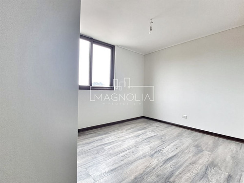 Casa En Venta De 3 Dorm. 4 Baños Más Escritorio, En Concón