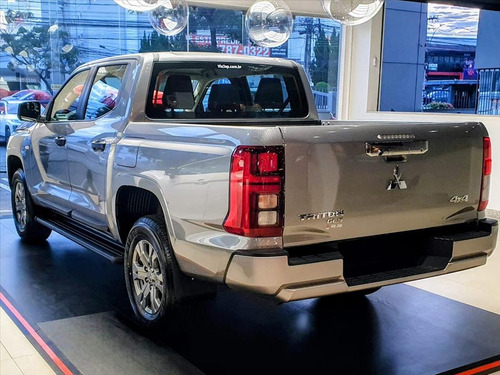Mitsubishi Triton 2.4 BITURBO DIESEL CD GLS 4X4 AUTOMÁTICO