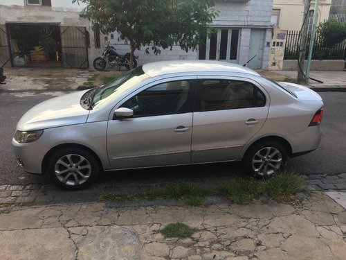 Volkswagen Voyage 1.6 Full Año 2011