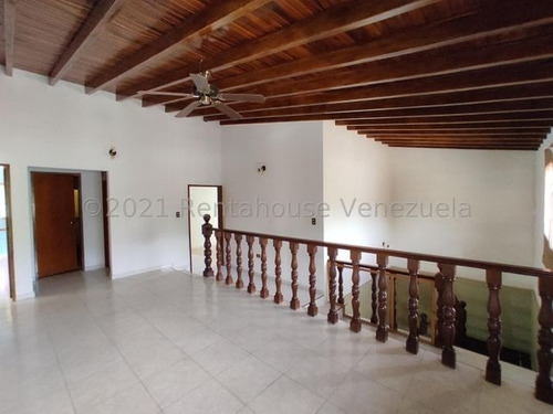 Imagen 17 de 27 de Urbanizacion Barrio Sucre Casa Quinta Maracay, Vp 22-11048 Vanessa Puerta 0412-4625364