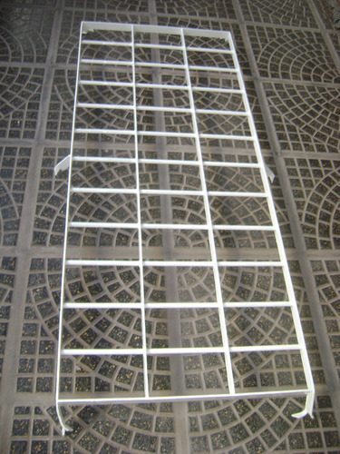 Reja De Hierro Pesada (63 Cms.x1,50 Mts.),pintada. (Usado)
