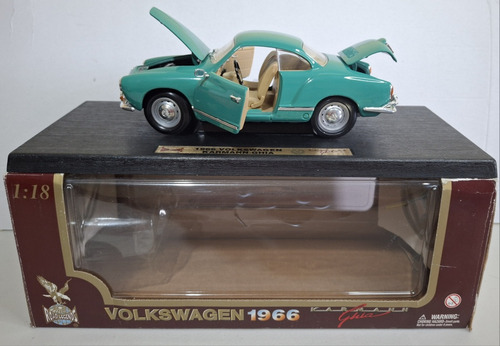 Road Legends 1966 Volkswagen Karmann Ghia Escala 1/18 