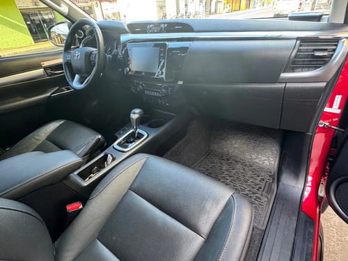 Toyota Hilux 2.8 D-4D TURBO DIESEL CD SRX 4X4 AUTOMÁTICO