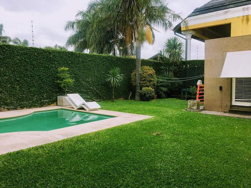 Casa (uso Comercial) En Venta, Cerro De Las Rosas. En Pleno Tejeda, Zona Norte