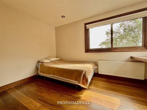 Casa En Venta De 5 Dorm. En Lo Barnechea