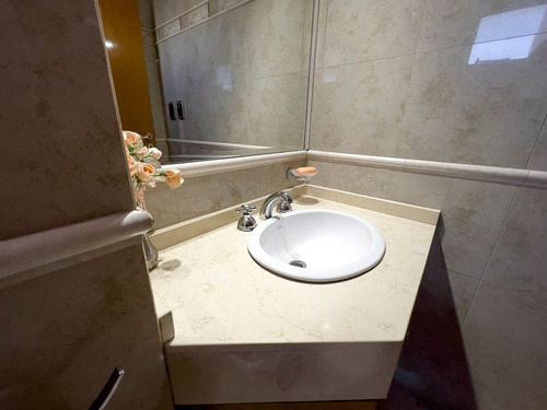 Venta Semipiso 5 Ambientes Dos Cocheras Caseros