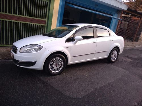 Fiat Linea 2015 1.8 16v Essence Flex 4p