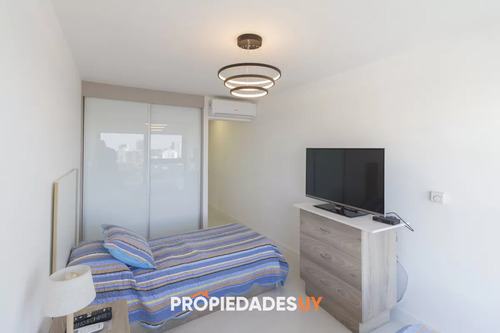 Apartamento En Venta Y Alquiler En Mansa Punta Del Este, 3 Dormitorios, 4 Baños