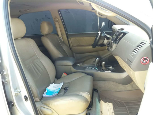 Imagen 8 de 14 de Toyota Fortuner 4x4