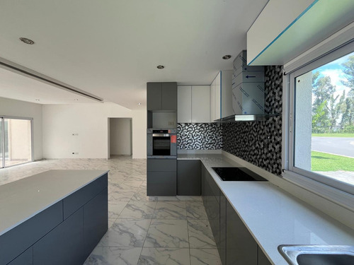 Casa En Venta A Estrenar En Pilar Del Este - Santa Elena