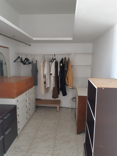 Imagen 11 de 14 de Vendo Casa La Atlantida. 450mts.2niveles, 5hab, 4baños, Tanq