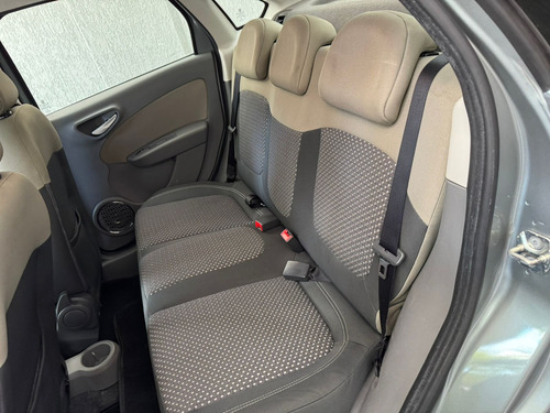 Fiat Grand Siena 1.6 16v Essence Flex Dualogic 4p