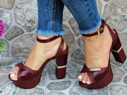 Tacones Vinotinto Vestidos |