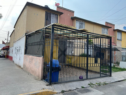 Casa En Venta En Ciudad Galaxia Los Reyes