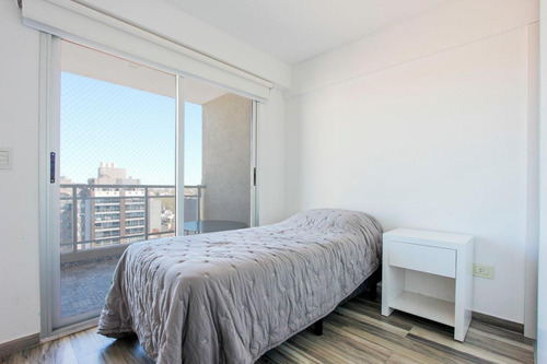 Venta Departamento 4 Ambientes En Moron Sur Con 3 Cocheras