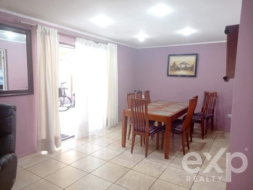 Casa En Venta De 4 Dorm. En Algarrobo