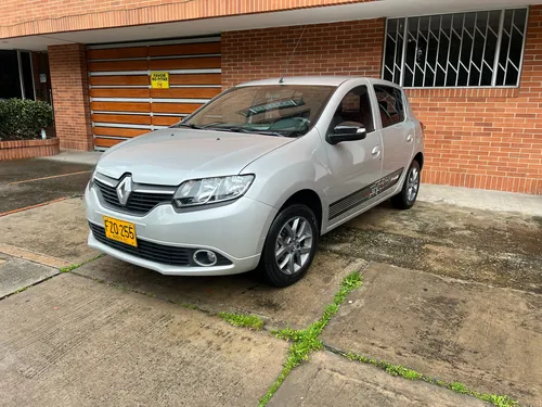 Motor 1.6, Versión Tope De Gama, Vidrios Eléctricos, Rines