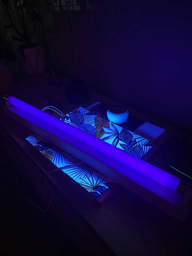 Tubo De Luz Violeta Azul Fluorescente.brilla En La Oscuridad
