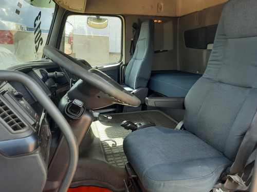 Imagem 15 de 17 de Volvo Fh 460 6x2 Globetrotter Branco