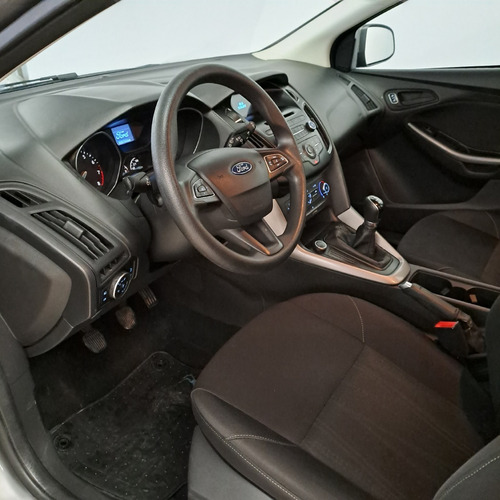 Imagen 10 de 18 de Ford Focus 5p 1.6l N Mt S 2017