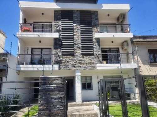 Vendo Apartamento En Malvin Sur, 2 Dorm. , 2 Baños Y Garage