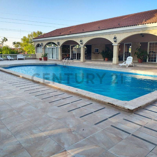 Century21 Baigorria Ofrece A La Venta Departamento En Complejo Villa Mediterránea, Godoy Cruz.