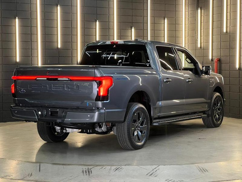 Ford F-150 Lightning 5.4 V-8 2p 2023