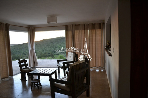 - Ref: 2676
