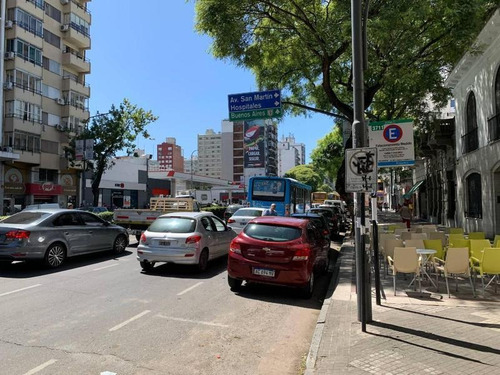 Imagen 8 de 10 de Local Comercial Sobre Avenida Pellegrini