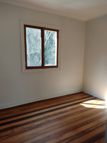 Se Arrienda Casa/oficina 5d+2b En Dominica Con Loreto