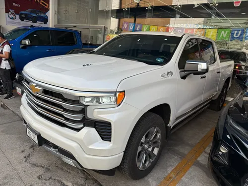 Chevrolet Cheyenne 6.2 High Country 4X4 At