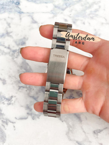 Reloj Tressa Hombre Mod Frank Sumergible Malla Plateado Bisel Plateado Fondo Gris